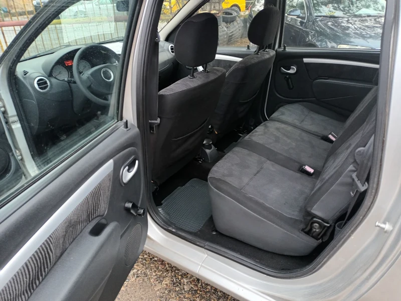 Dacia Logan 1.6i-87ps..GPL.!!, снимка 12 - Автомобили и джипове - 49462446