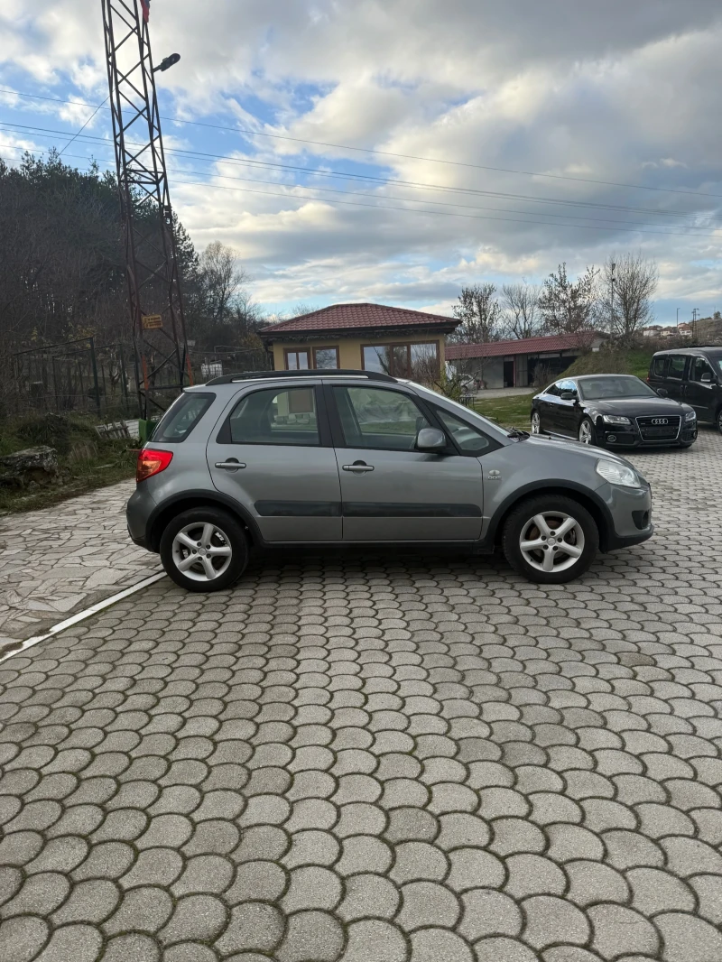Suzuki SX4, снимка 4 - Автомобили и джипове - 52704710