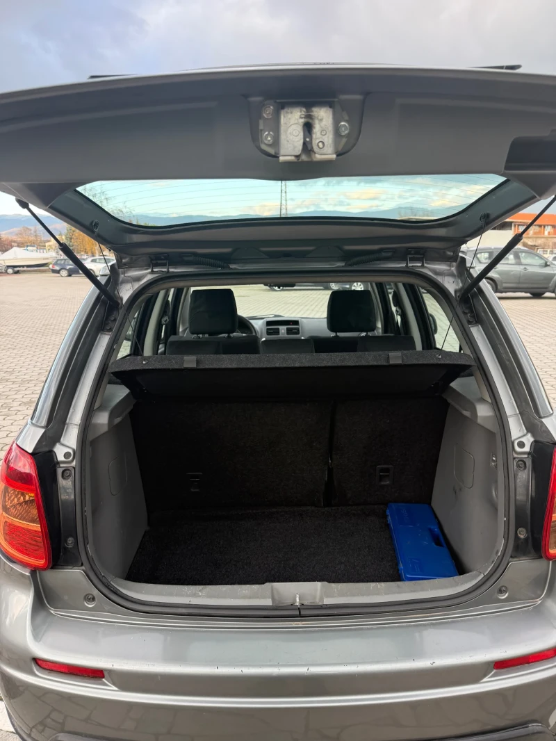 Suzuki SX4, снимка 13 - Автомобили и джипове - 52704710