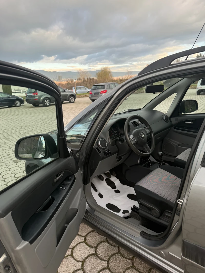 Suzuki SX4, снимка 9 - Автомобили и джипове - 52704710