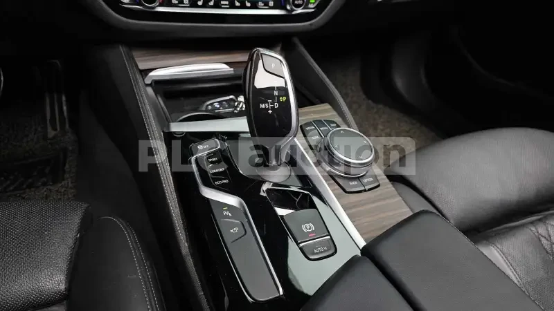 BMW 530 ОБДУХВАНЕ| 360| HEAD-UP| ВКЛ. ТЕХНОТЕСТ, снимка 11 - Автомобили и джипове - 54360682