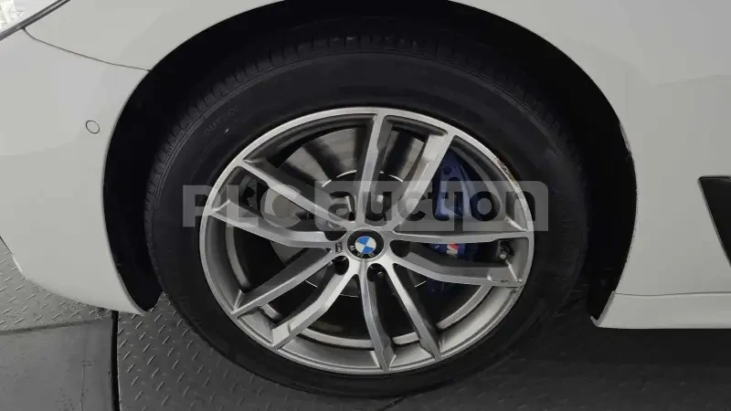 BMW 530 ОБДУХВАНЕ| 360| HEAD-UP| ВКЛ. ТЕХНОТЕСТ, снимка 14 - Автомобили и джипове - 54360682