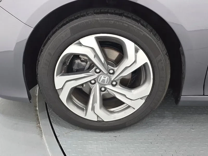 Honda Accord 1.5 Turbo, снимка 5 - Автомобили и джипове - 55613969