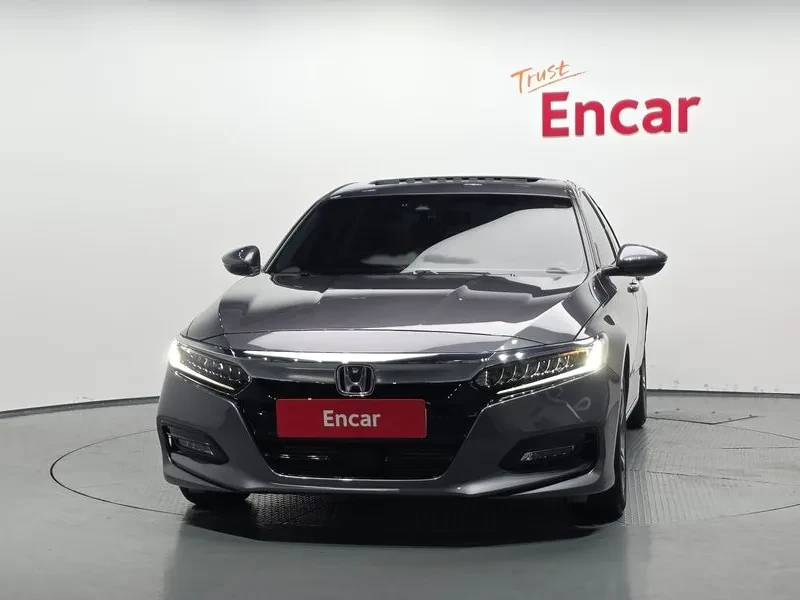 Honda Accord 1.5 Turbo, снимка 3 - Автомобили и джипове - 55613969