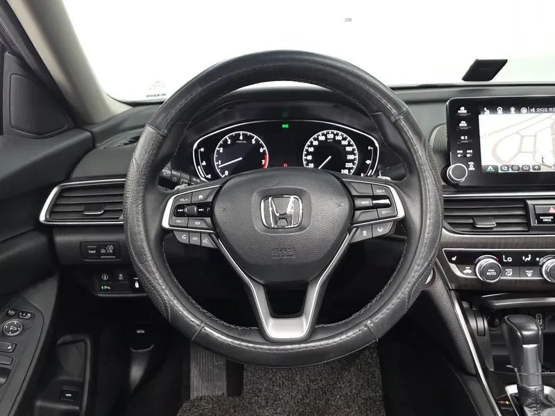 Honda Accord 1.5 Turbo, снимка 12 - Автомобили и джипове - 55613969