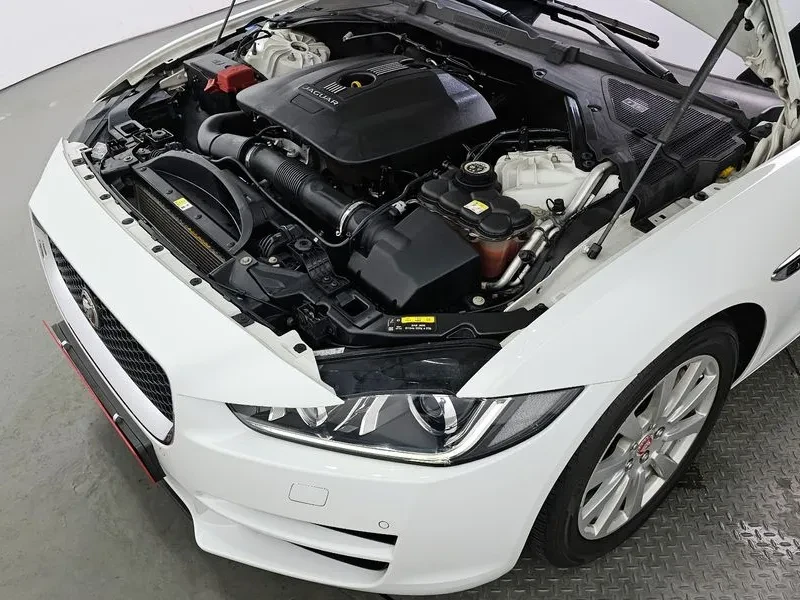 Jaguar XE 20T Prestige, снимка 6 - Автомобили и джипове - 55948217
