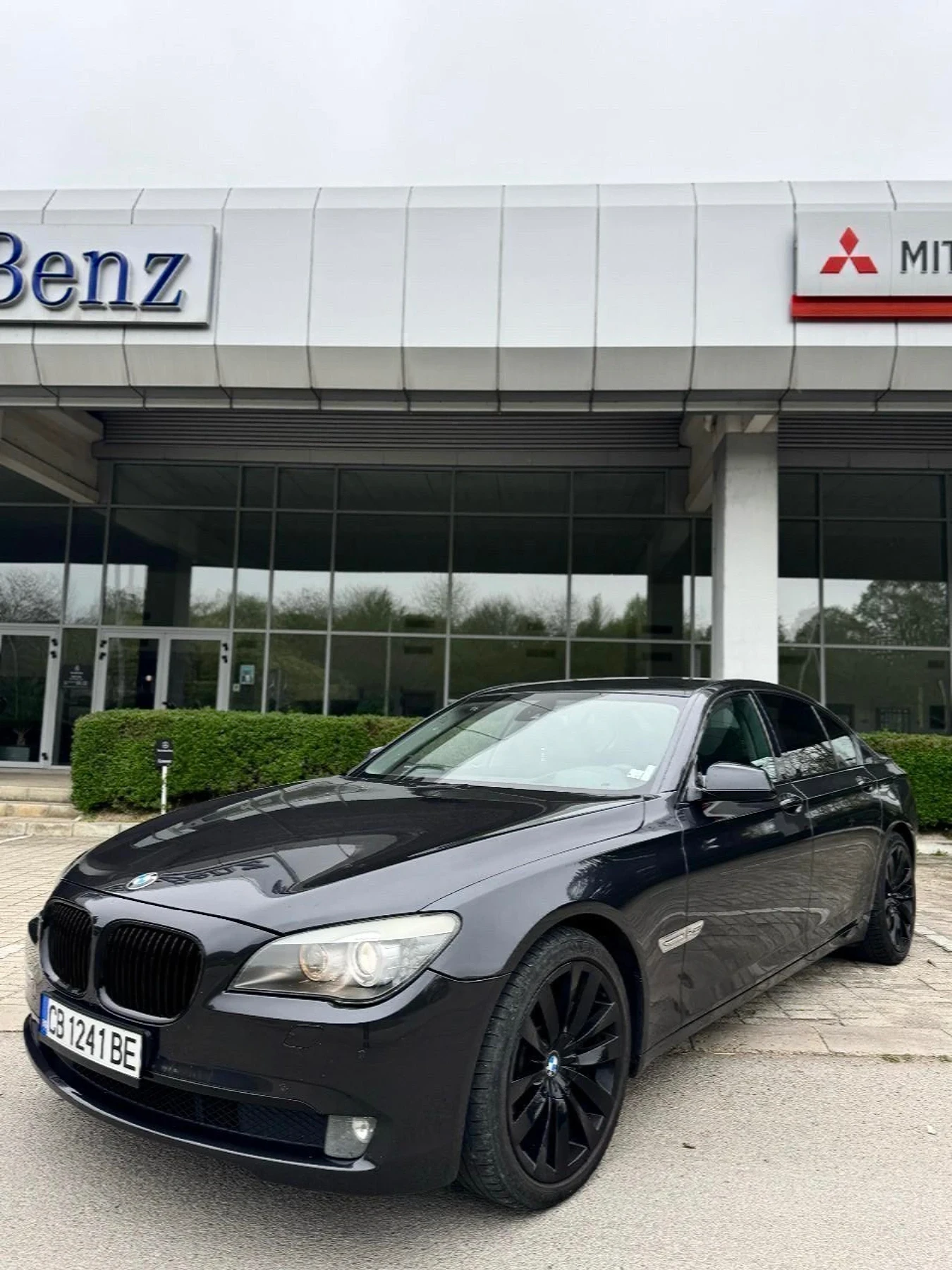 BMW 740 xDrive Подгрев* Дистроник* Вакум* Хед Ъп* Обслужен - изображение 2