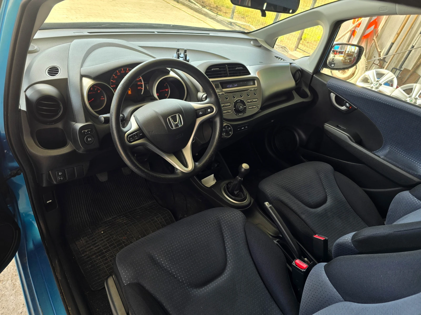 Honda Jazz 1.2* 90кс* 2009 - изображение 9