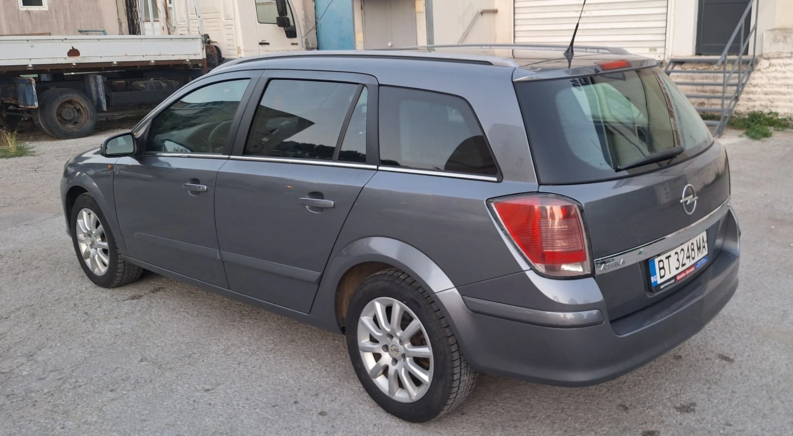 Opel Astra 1.7 - изображение 4