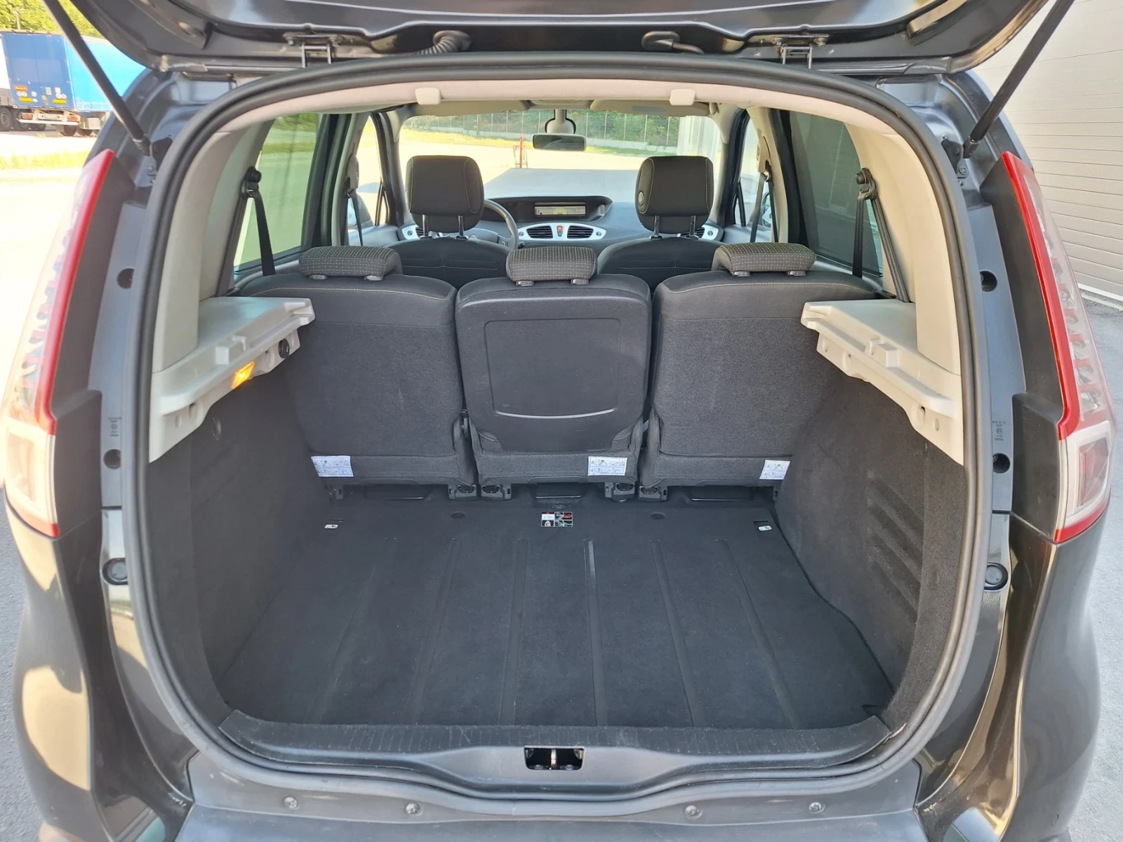 Renault Scenic X-MODE 1, 4 131к.с. 147х.км. ОБСЛУЖЕНА | Mobile.bg — изображение 16