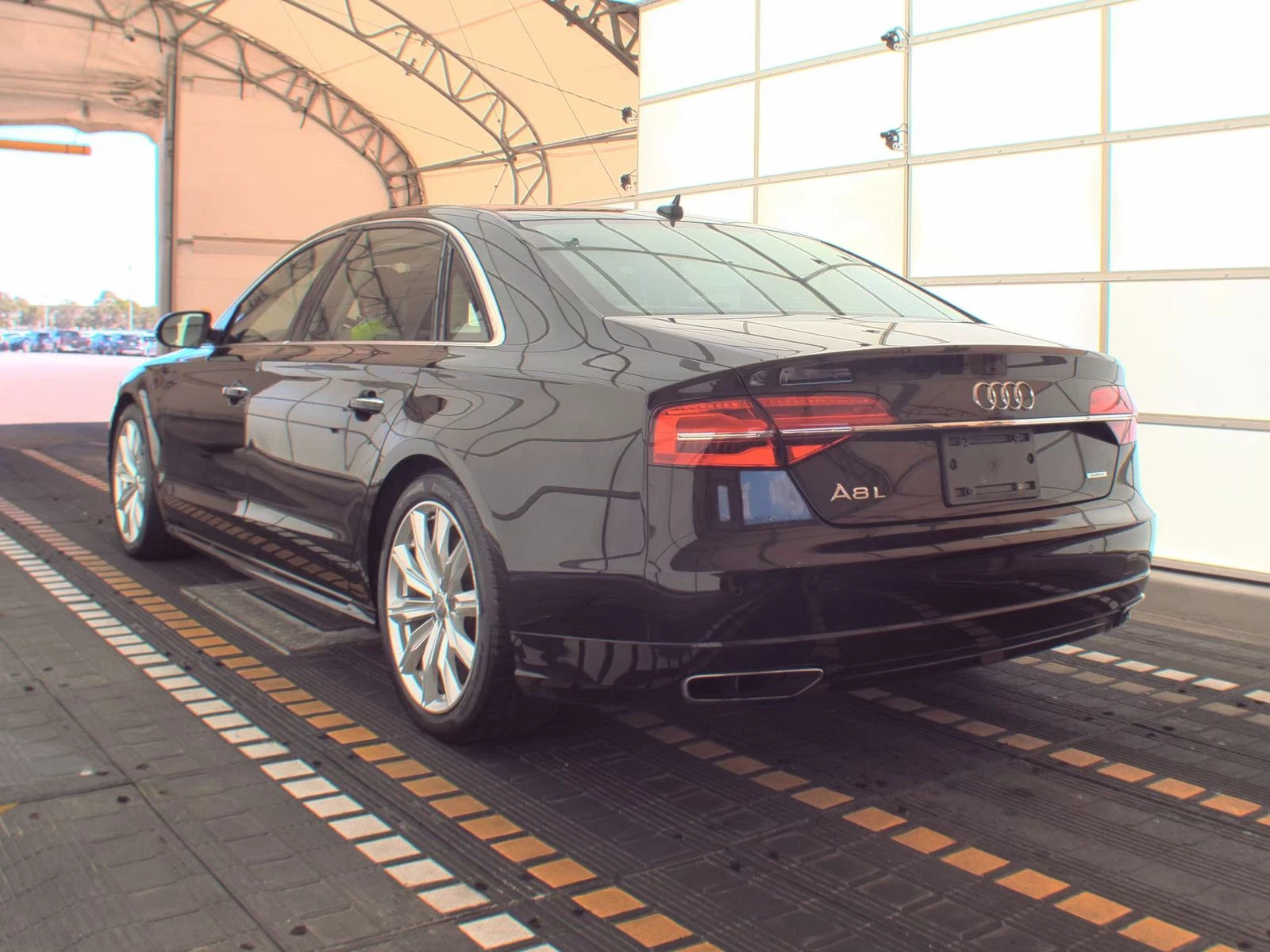 Audi A8 LONG* MATRIX* ОБДУХ* МАСАЖ* HEADUP* 360* BOSE* PAN - изображение 5