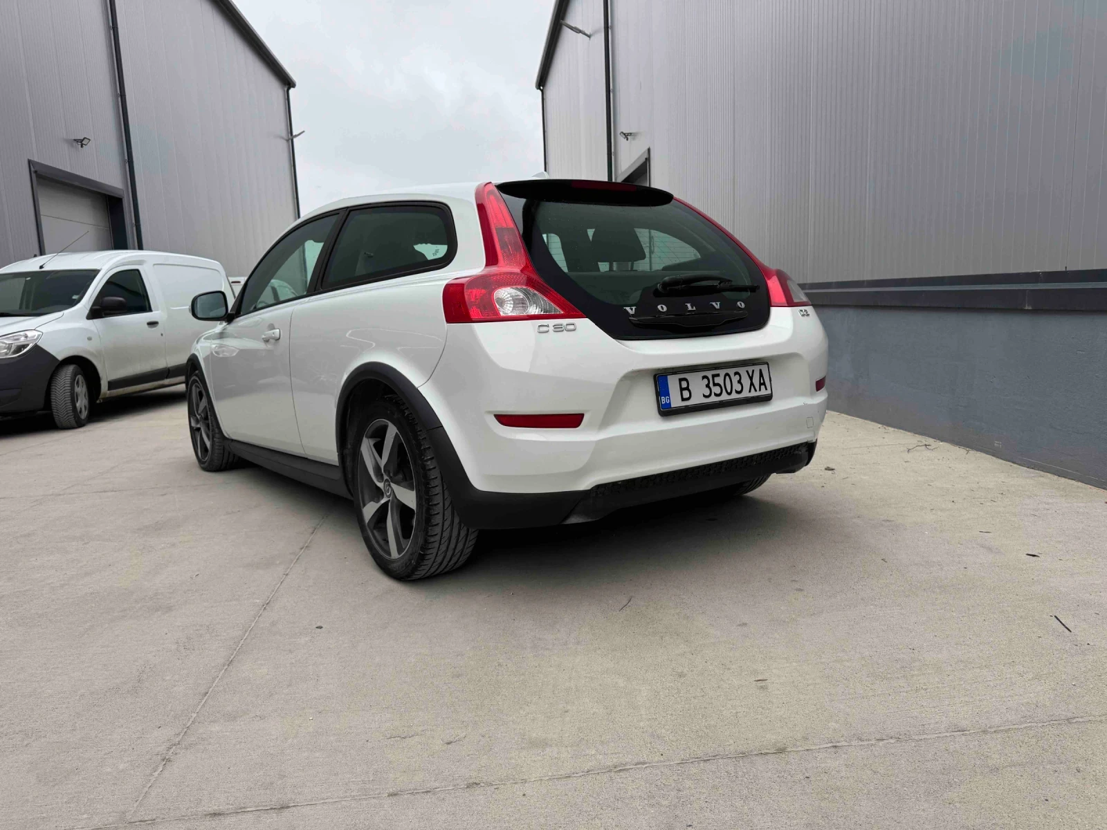 Volvo C30 D2 - изображение 3