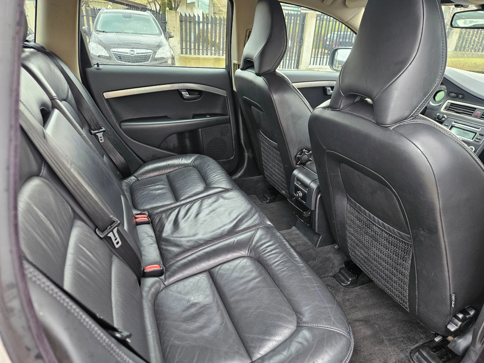 Volvo Xc70  2.4 TDl 4x4   - изображение 8