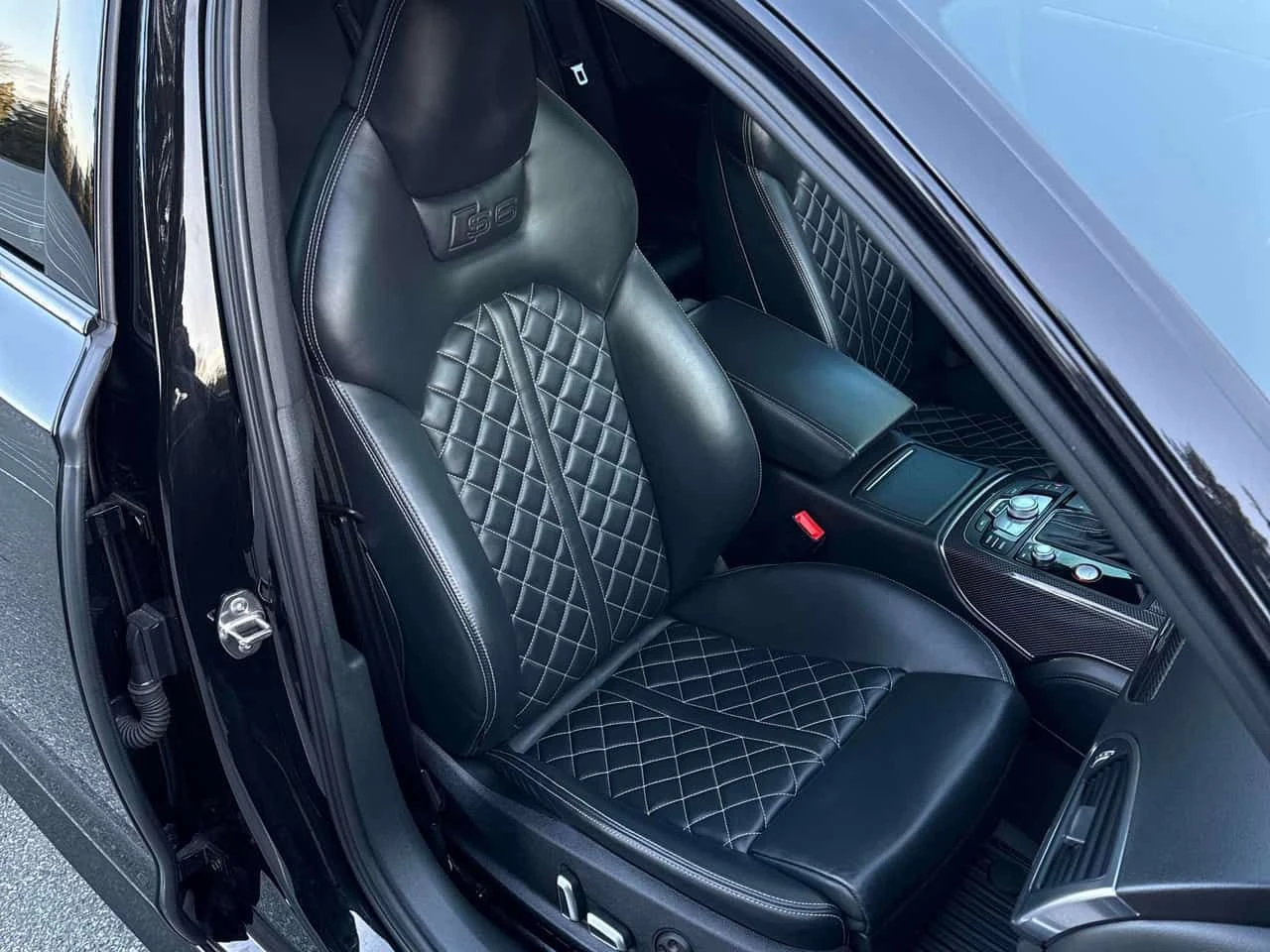 Audi S6 * 4dr Sdn * 2 КЛЮЧА* ПОДГРЕВ* KEYLESS* , снимка 17 - Автомобили и джипове - 54034972