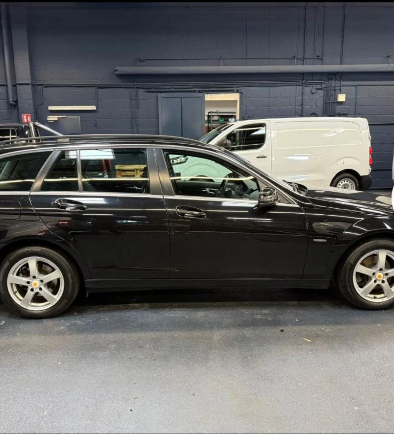 Mercedes-Benz C 180, снимка 6 - Автомобили и джипове - 54650433