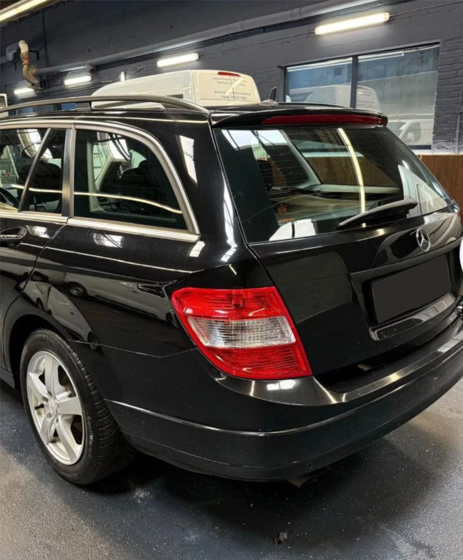 Mercedes-Benz C 180, снимка 3 - Автомобили и джипове - 54650433