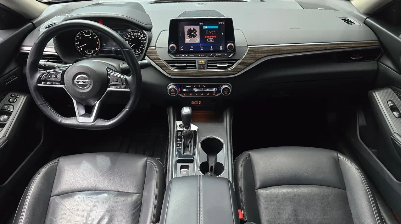 Nissan Altima 2.5 Бензин, снимка 3 - Автомобили и джипове - 54959396