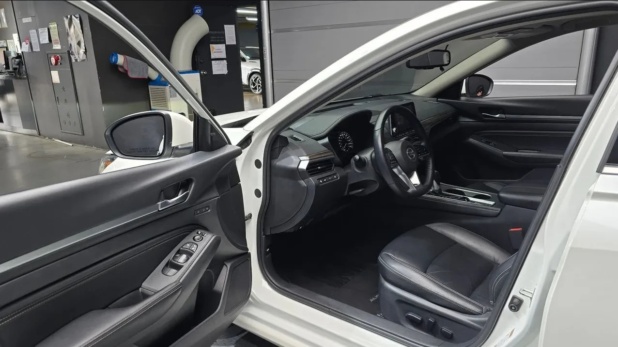 Nissan Altima 2.5 Бензин, снимка 12 - Автомобили и джипове - 54959396