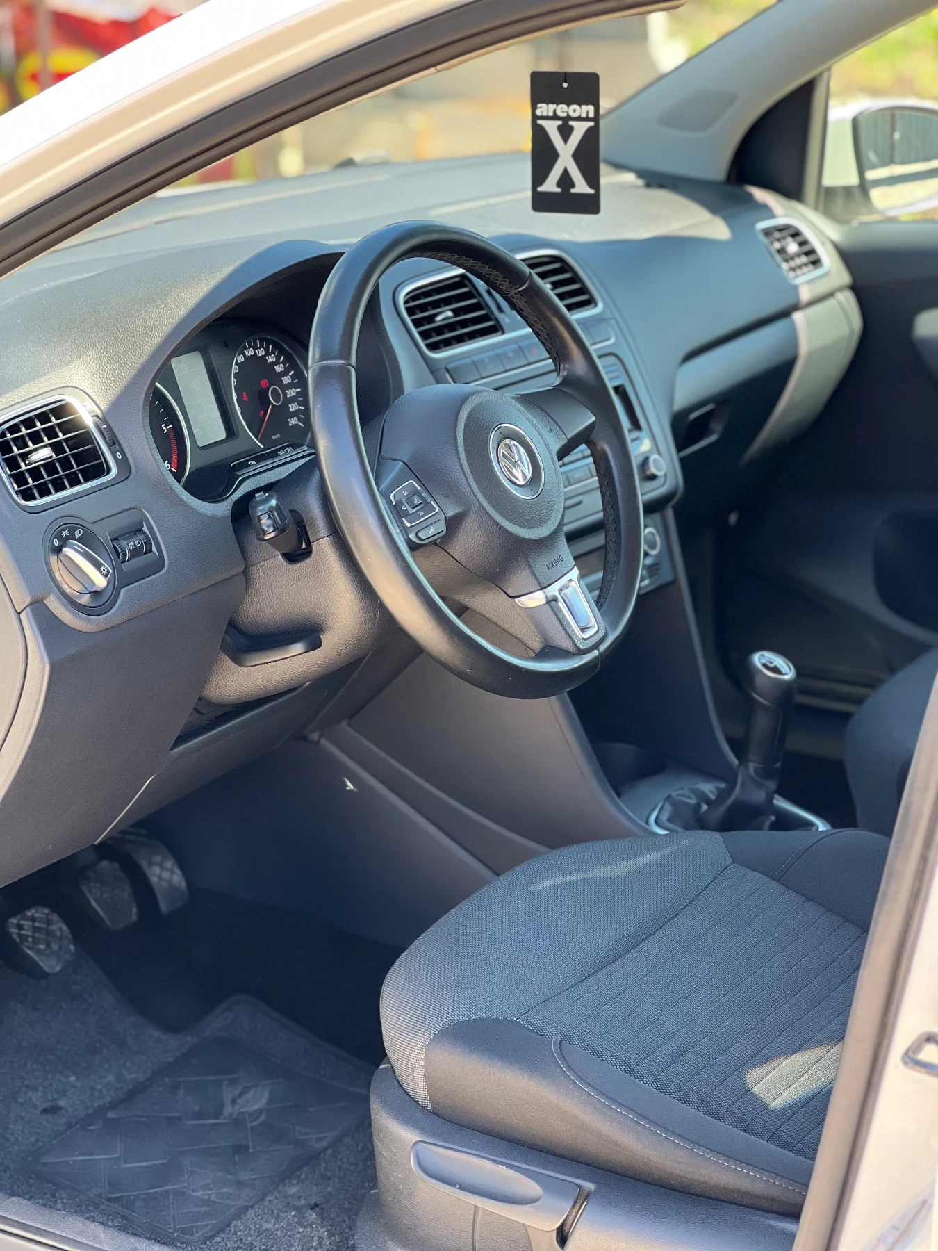 VW Polo, снимка 6 - Автомобили и джипове - 54991618