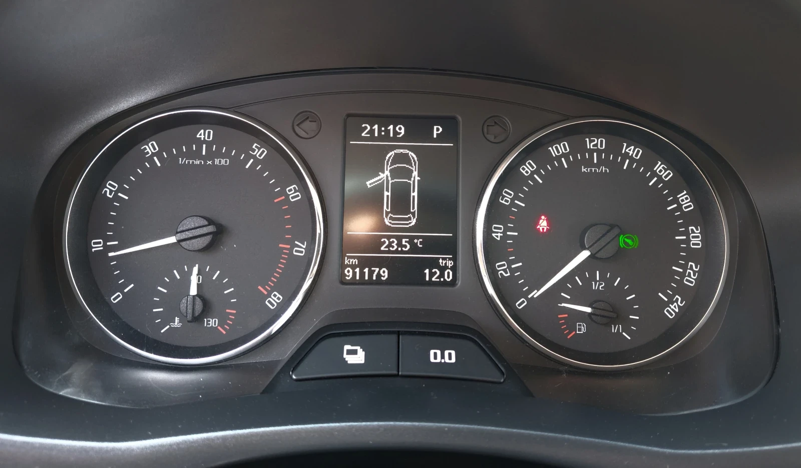 Skoda Fabia 1.2TSI AUTOMAT 91170km, снимка 13 - Автомобили и джипове - 55259840
