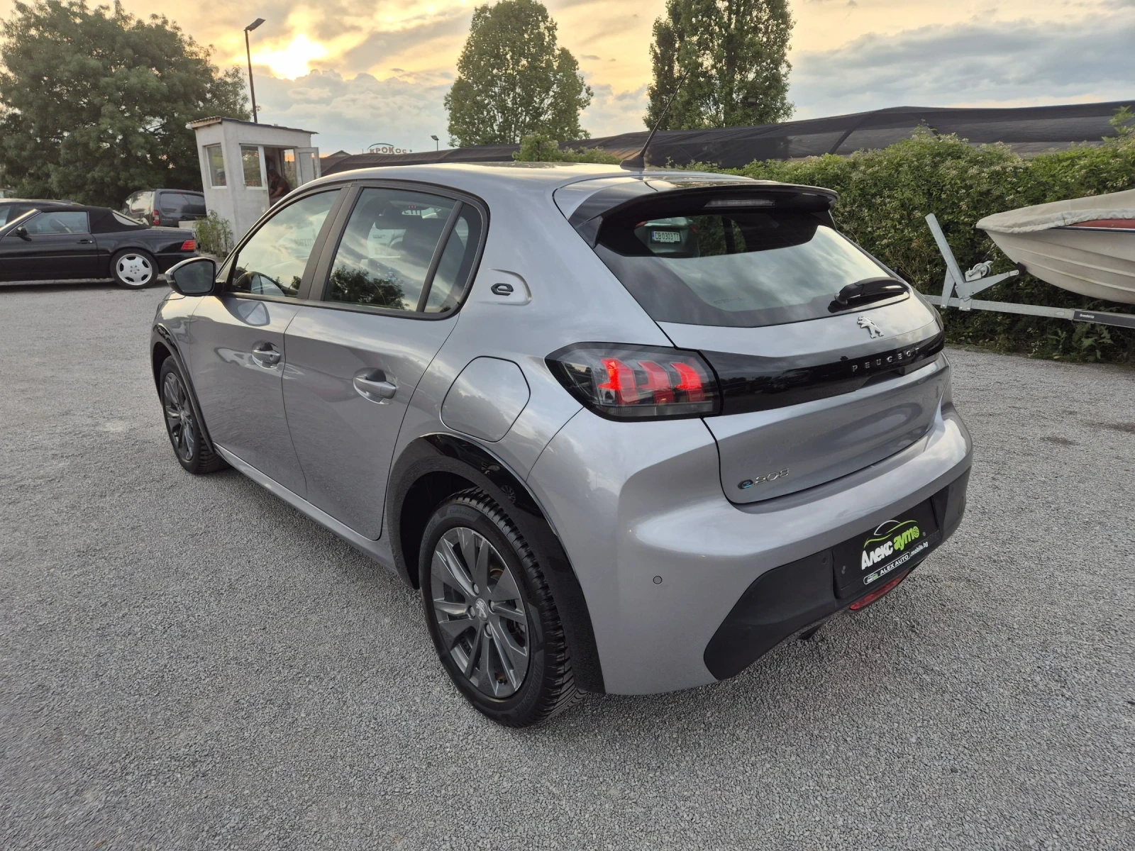Peugeot 208 � | Mobile.bg � ����������� 3