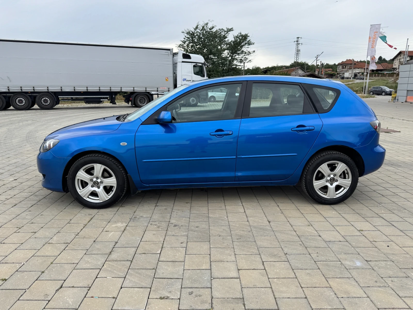 Mazda 3 1.4i, снимка 4 - Автомобили и джипове - 55407864