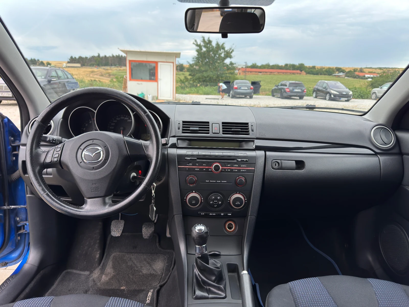 Mazda 3 1.4i, снимка 10 - Автомобили и джипове - 55407864
