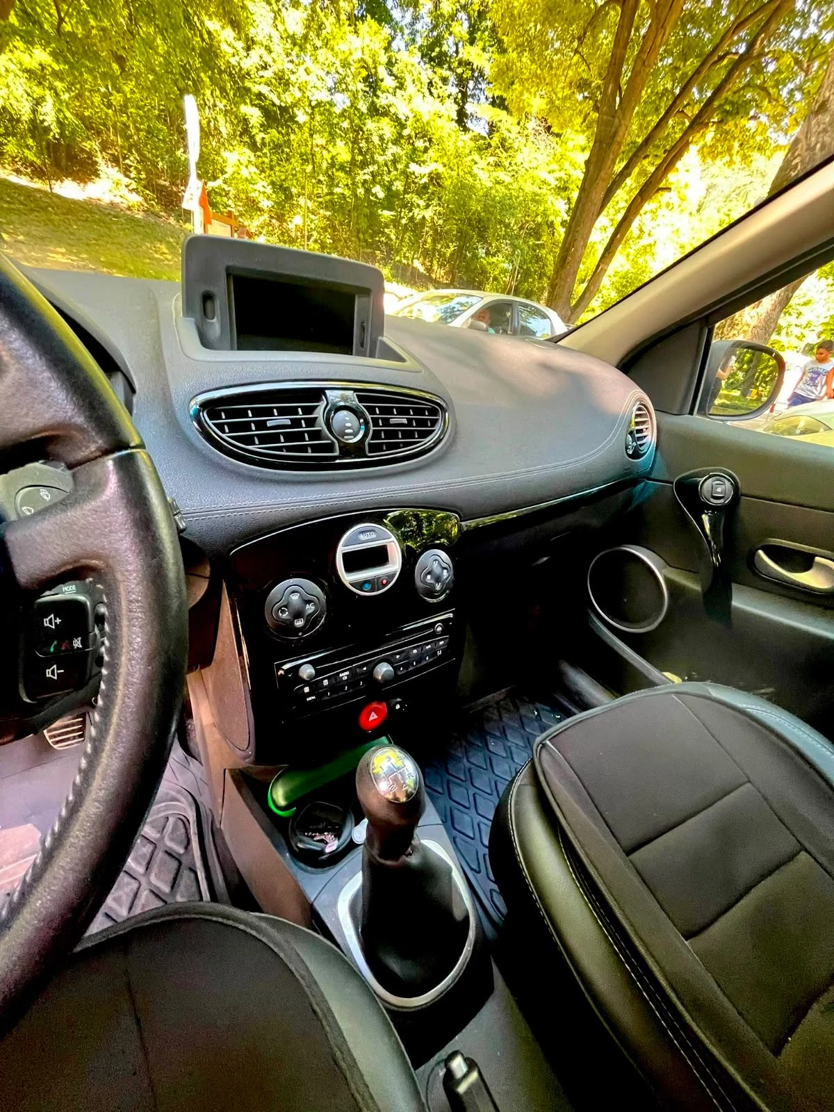Renault Clio III, снимка 12 - Автомобили и джипове - 55509664