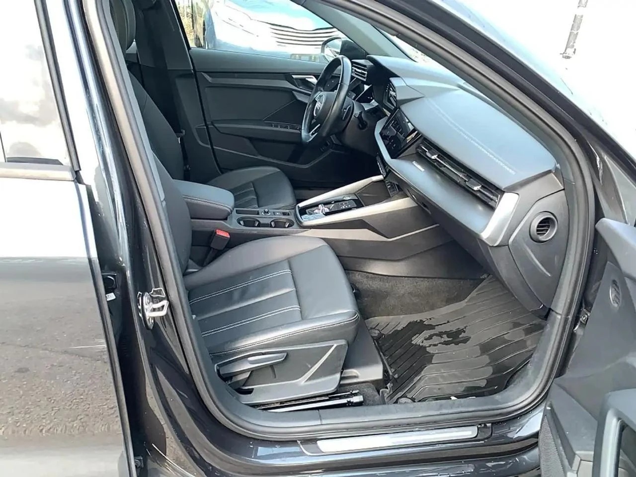 Audi A3 Distronic* Шибедах* Подгреви* Carplay* Quattro, снимка 12 - Автомобили и джипове - 55925169