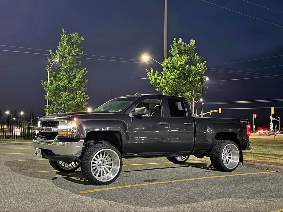 Chevrolet Silverado ЦЕНА ДО БЪЛГАРИЯ !!!, снимка 2 - Автомобили и джипове - 55993566
