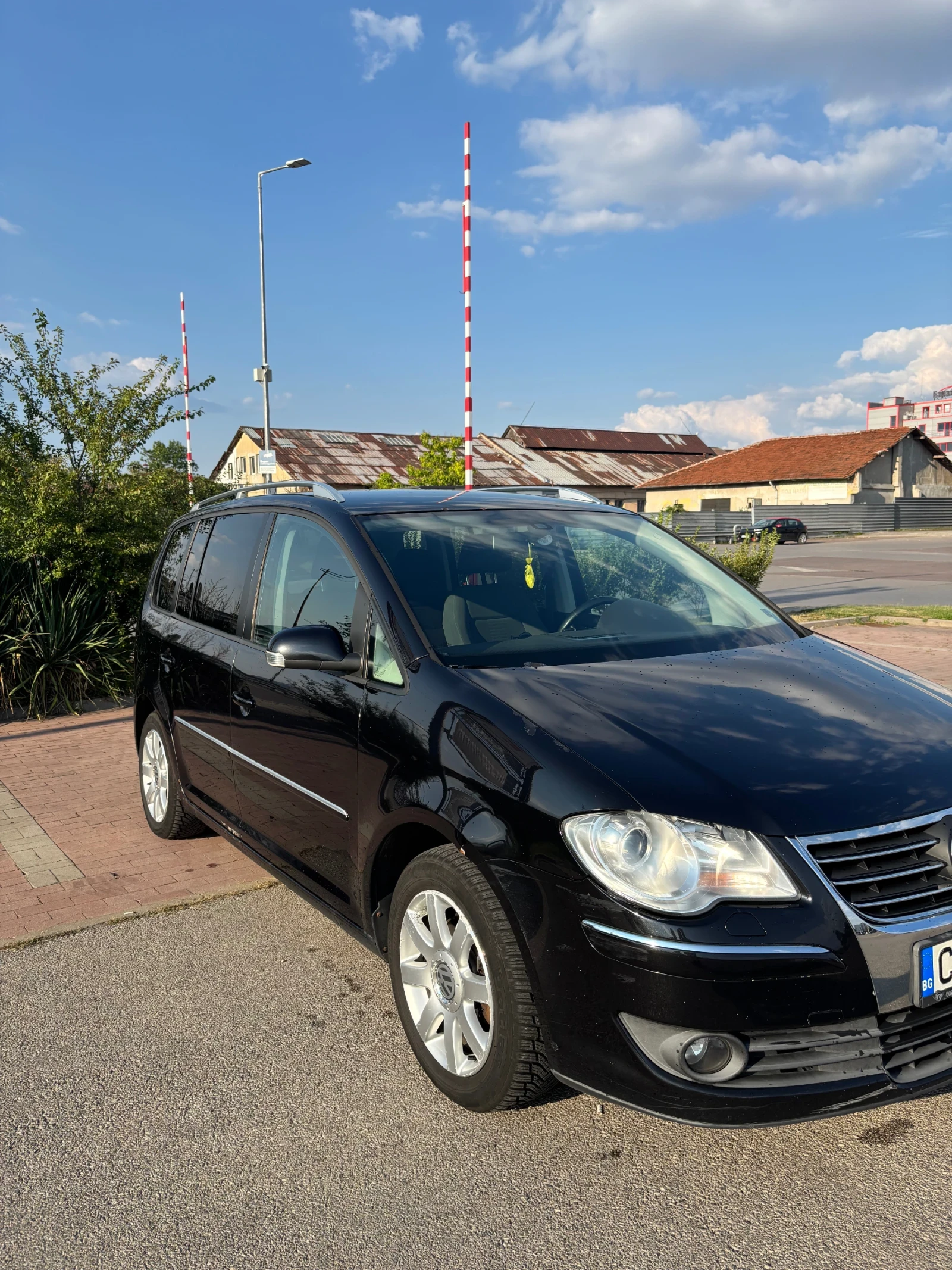 VW Touran, снимка 2 - Автомобили и джипове - 56022710