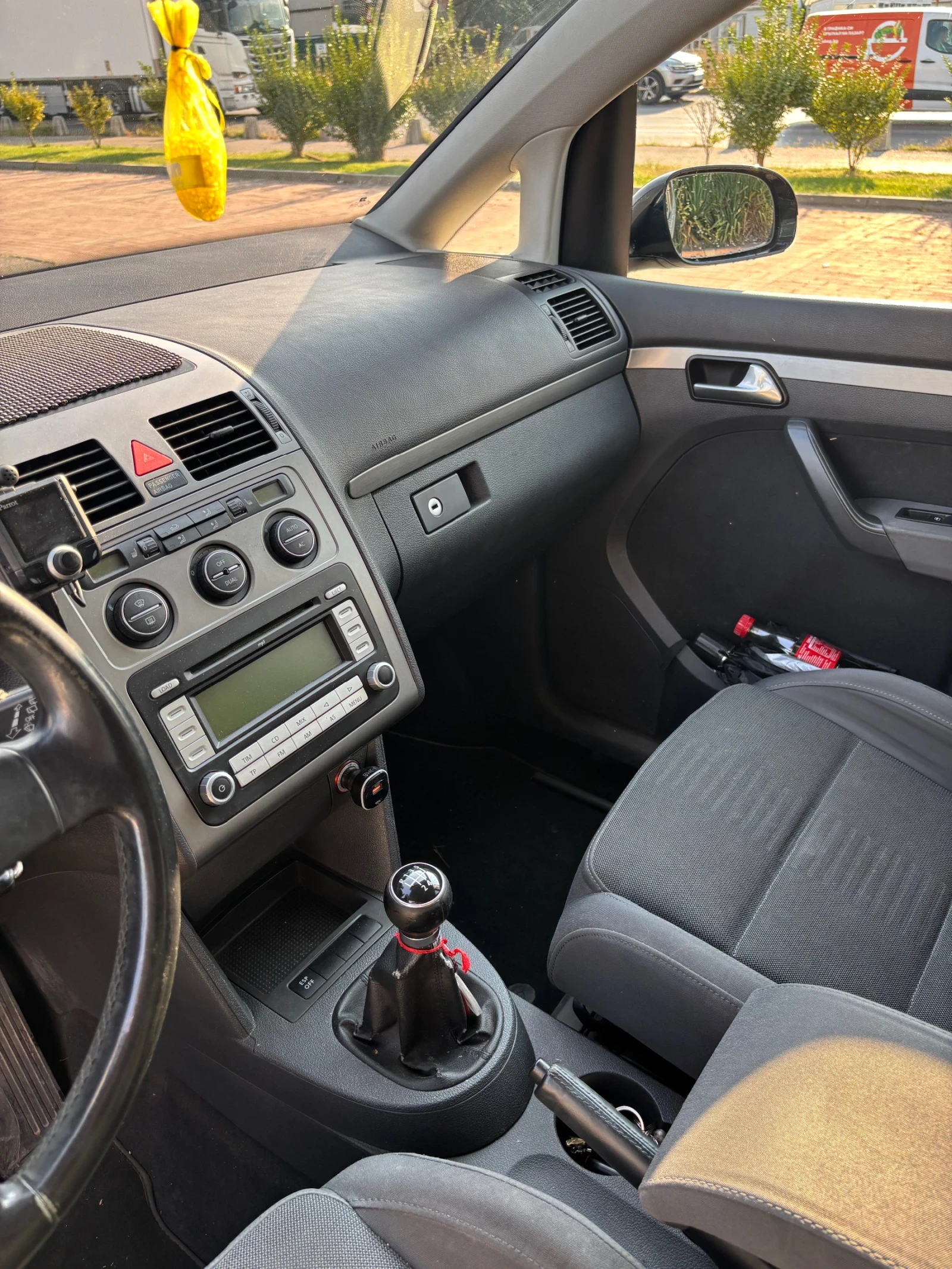 VW Touran, снимка 9 - Автомобили и джипове - 56022710