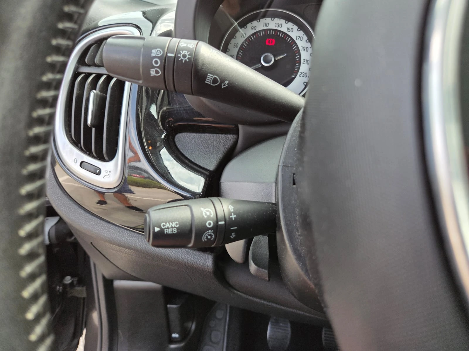 Fiat 500L 1.6 MultiJet, снимка 14 - Автомобили и джипове - 56047365
