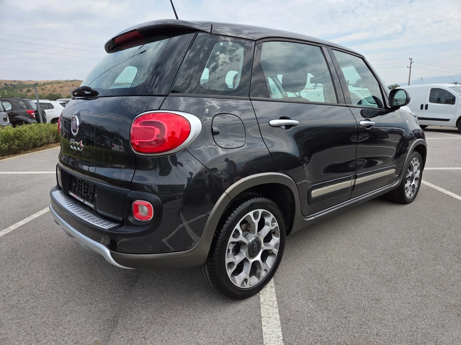Fiat 500L 1.6 MultiJet, снимка 4 - Автомобили и джипове - 56047365