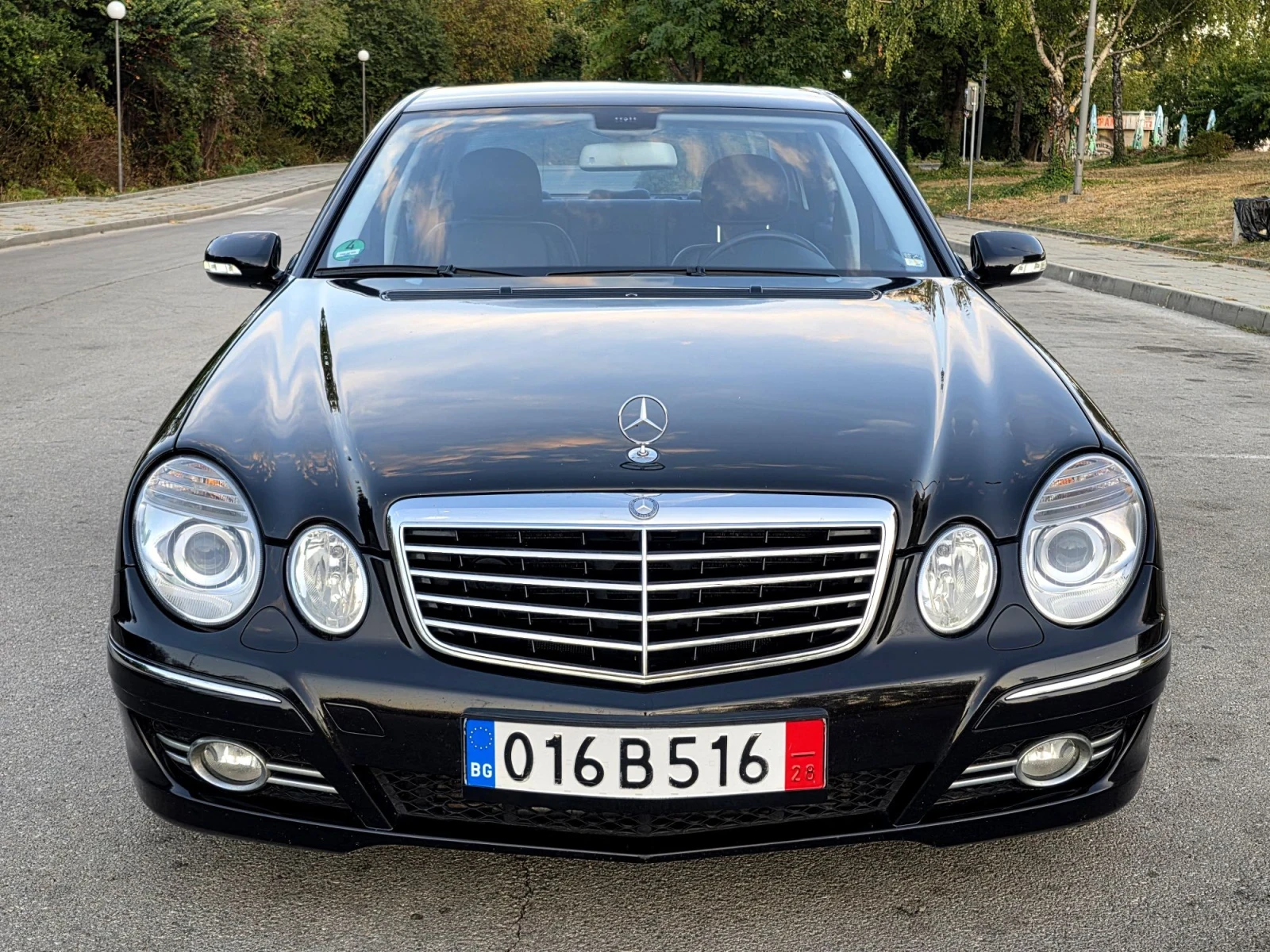 Mercedes-Benz E 200 Kompressor, Avantgarde, Sport пакет, Фейслифт , снимка 2 - Автомобили и джипове - 56217321