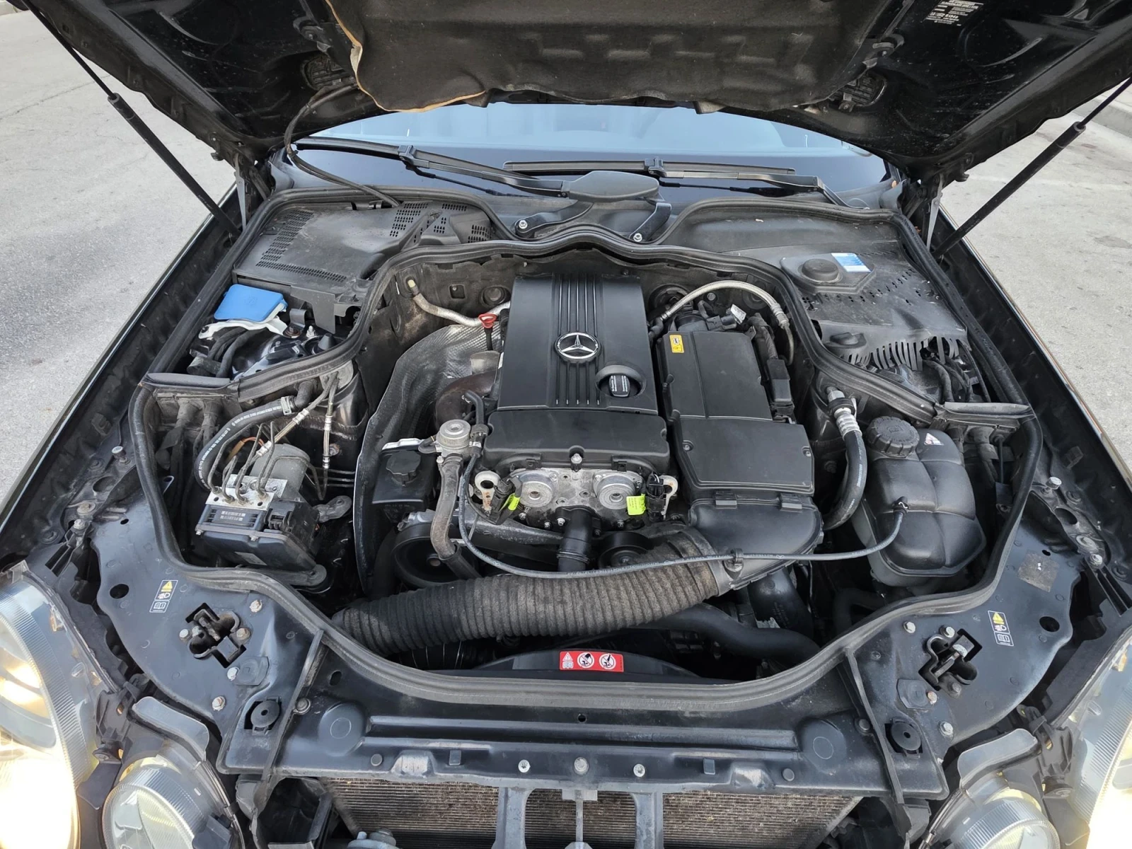 Mercedes-Benz E 200 Kompressor, Avantgarde, Sport пакет, Фейслифт , снимка 17 - Автомобили и джипове - 56217321