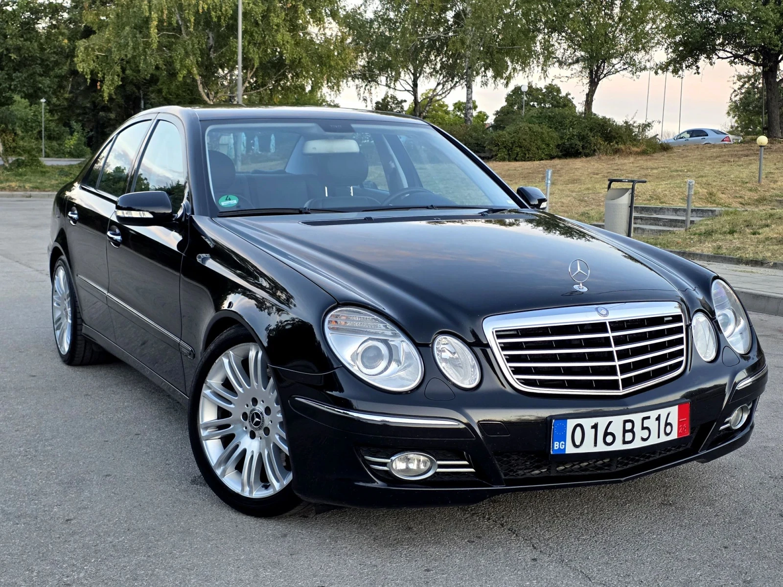 Mercedes-Benz E 200 Kompressor, Avantgarde, Sport пакет, Фейслифт , снимка 3 - Автомобили и джипове - 56217321