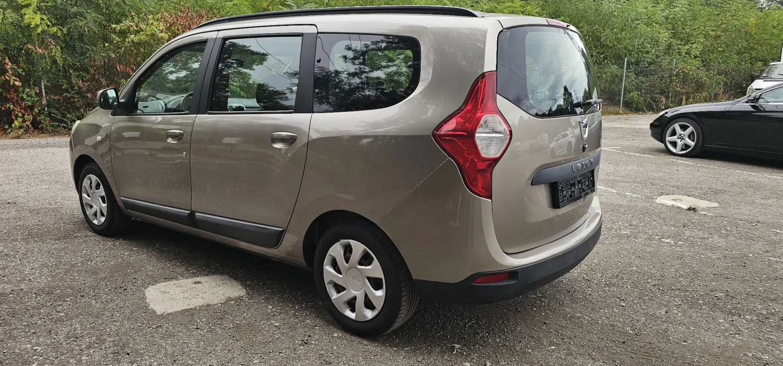 Dacia Lodgy 1.5 DCI 7 МЕСТЕН, снимка 3 - Автомобили и джипове - 56232480