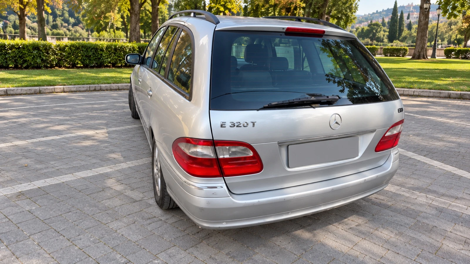 Mercedes-Benz E 320, снимка 4 - Автомобили и джипове - 56653016
