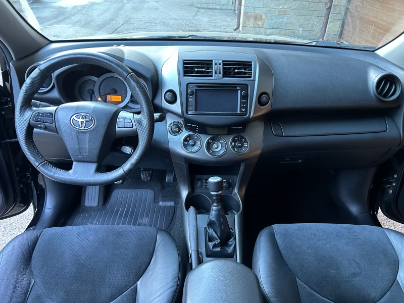 Toyota Rav4 2, 2 D-4D 4X4, КАТО НОВА ! KEYLESS GO, NAVI !, снимка 9 - Автомобили и джипове - 48577900