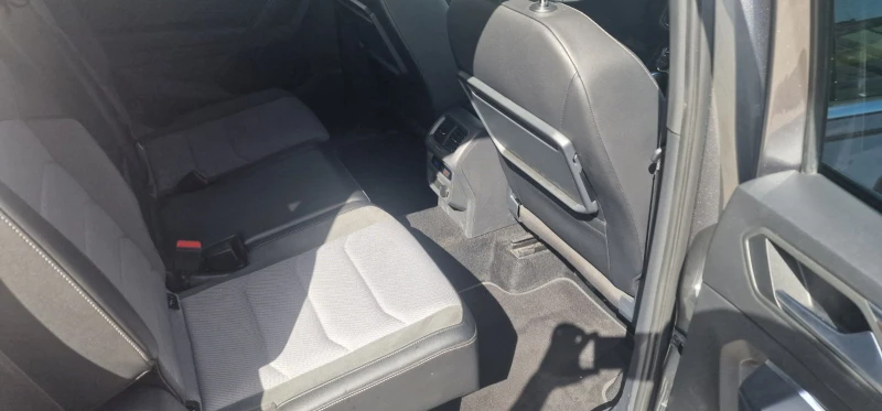 VW Tiguan LWB R-Line 2.0TDI 4MOTION BMT, снимка 7 - Автомобили и джипове - 52826354