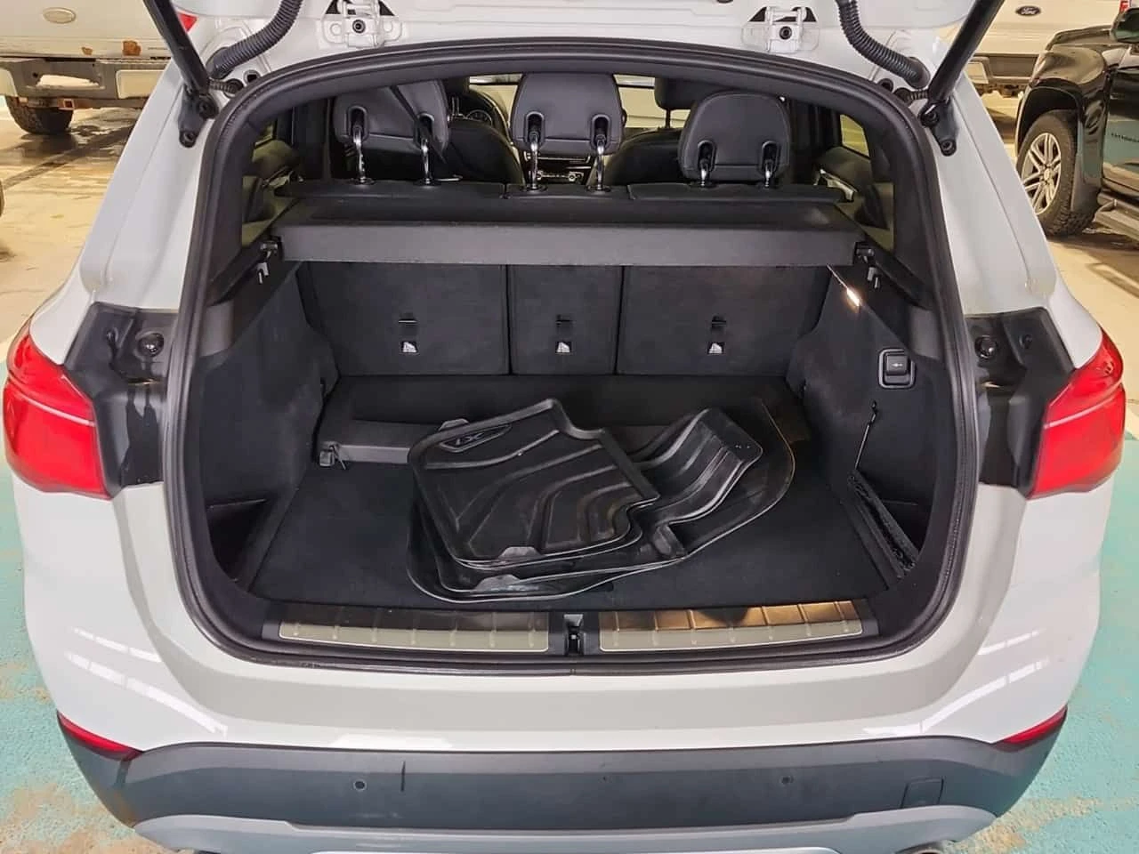 BMW X1 * XDRIVE28I * ПОДГРЕВИ* ПАНОРАМА* КEYLESS* , снимка 13 - Автомобили и джипове - 53713222