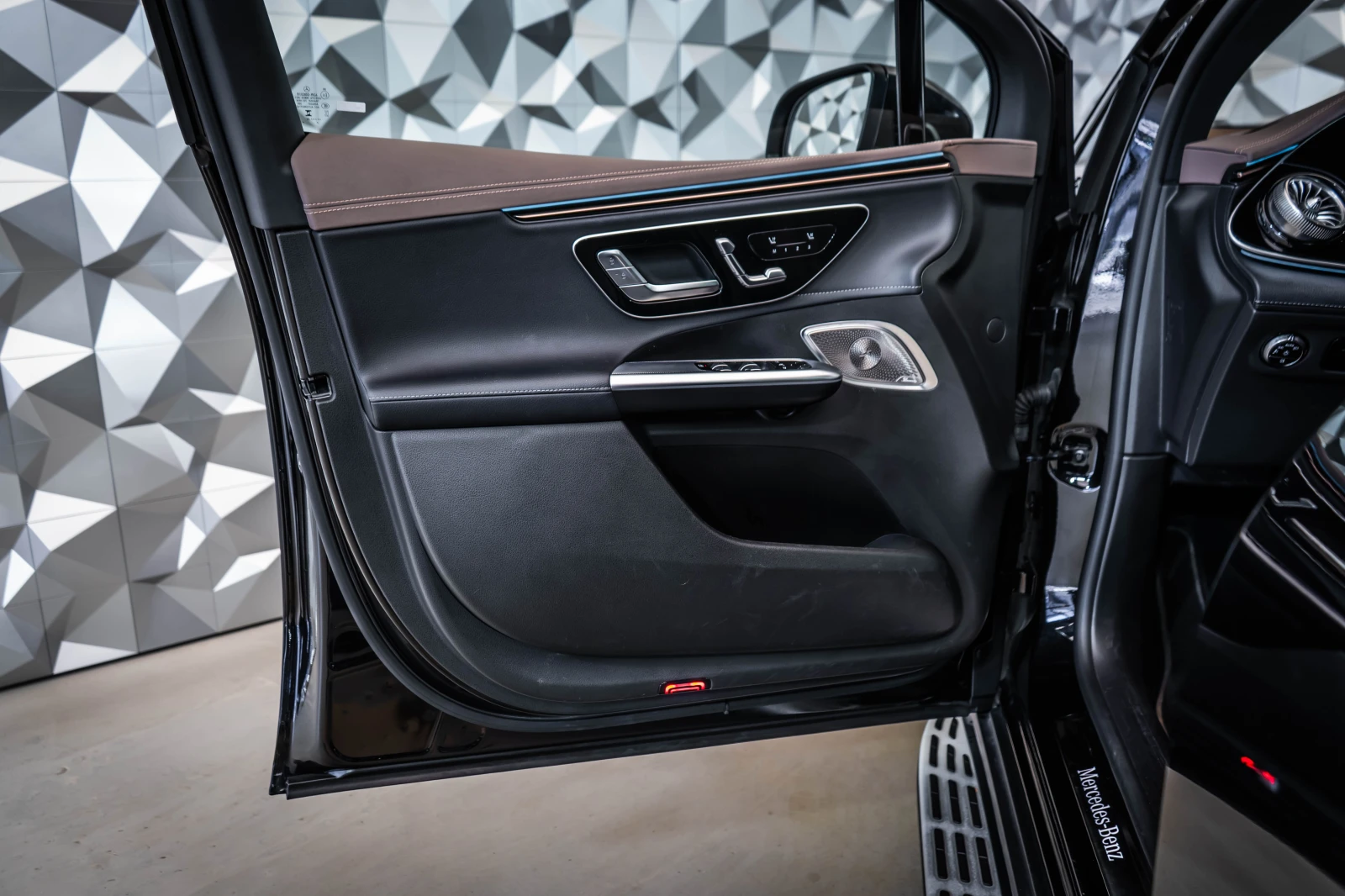 Mercedes-Benz EQE SUV 500* Burmester * 360, снимка 7 - Автомобили и джипове - 53872764