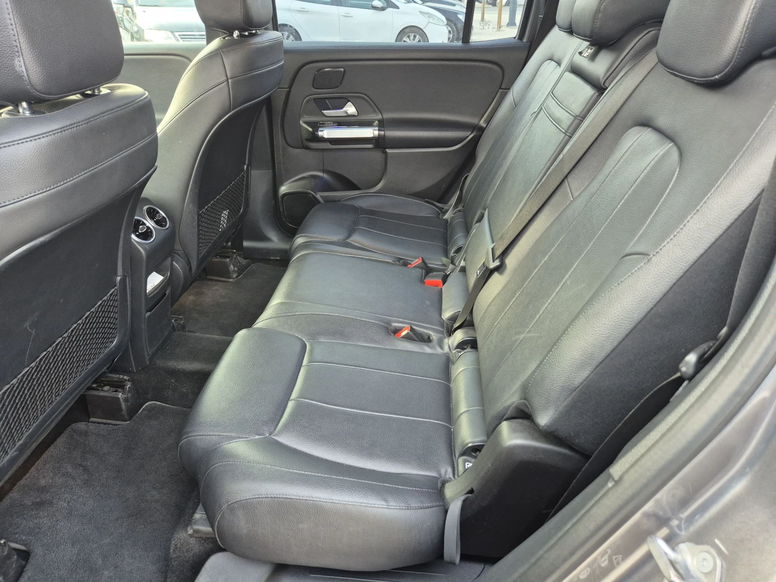 Mercedes-Benz GLB 200D, снимка 8 - Автомобили и джипове - 53892121