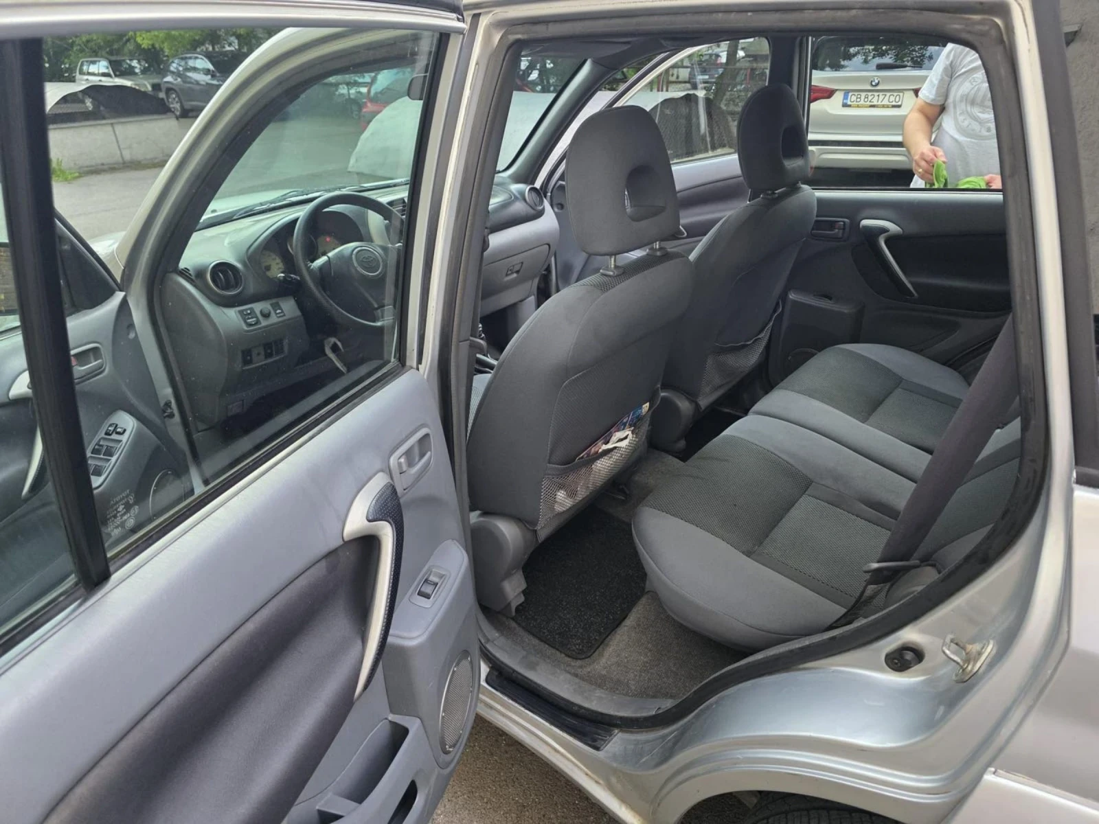 Toyota Rav4 D4d, снимка 7 - Автомобили и джипове - 54795409