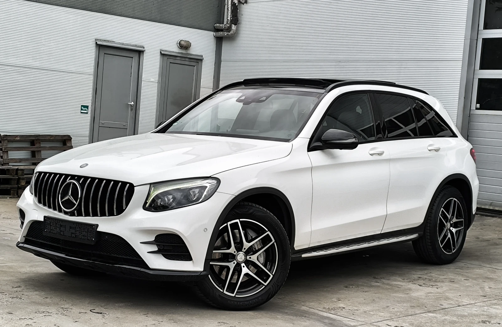 Mercedes-Benz GLC 250 D* AMG* HEADUP* BURMESTER* PANORAMA* FULLLLLLLL, снимка 2 - Автомобили и джипове - 54858240