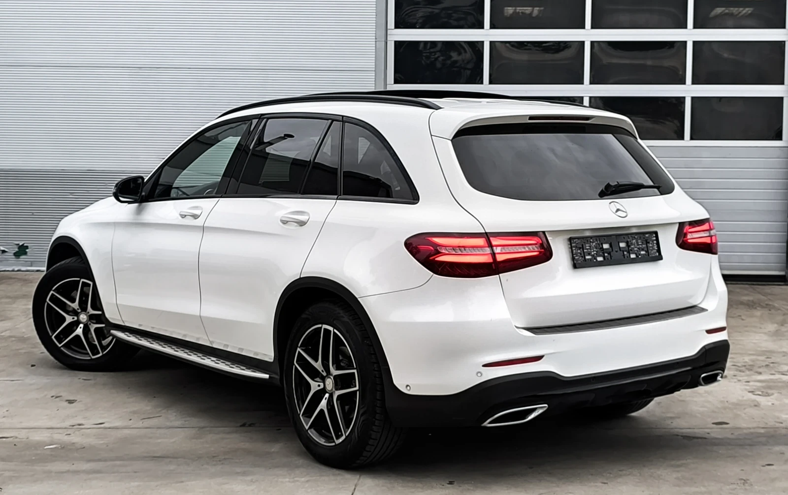 Mercedes-Benz GLC 250 D* AMG* HEADUP* BURMESTER* PANORAMA* FULLLLLLLL, снимка 3 - Автомобили и джипове - 54858240