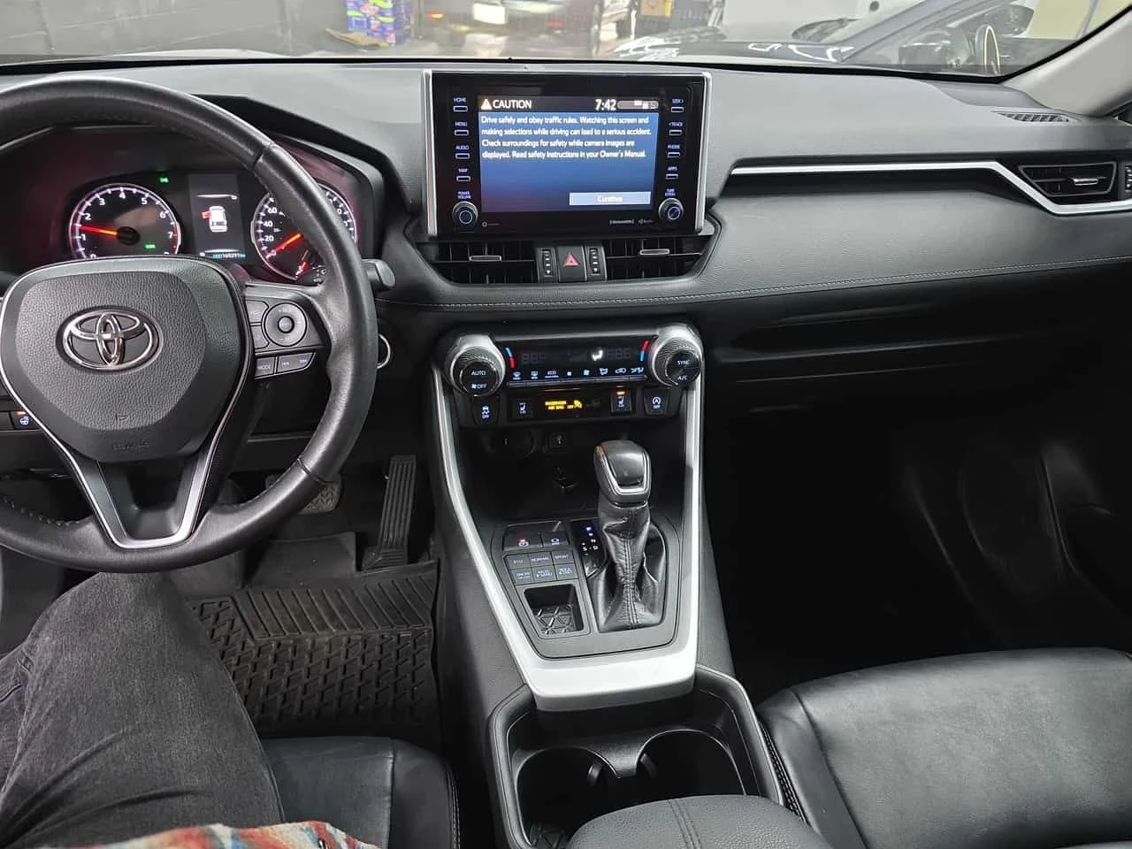 Toyota Rav4 * XLE * АВТОКРЕДИТ * ОТ ПРЕДСТАВИТЕЛСТО, снимка 9 - Автомобили и джипове - 54913701