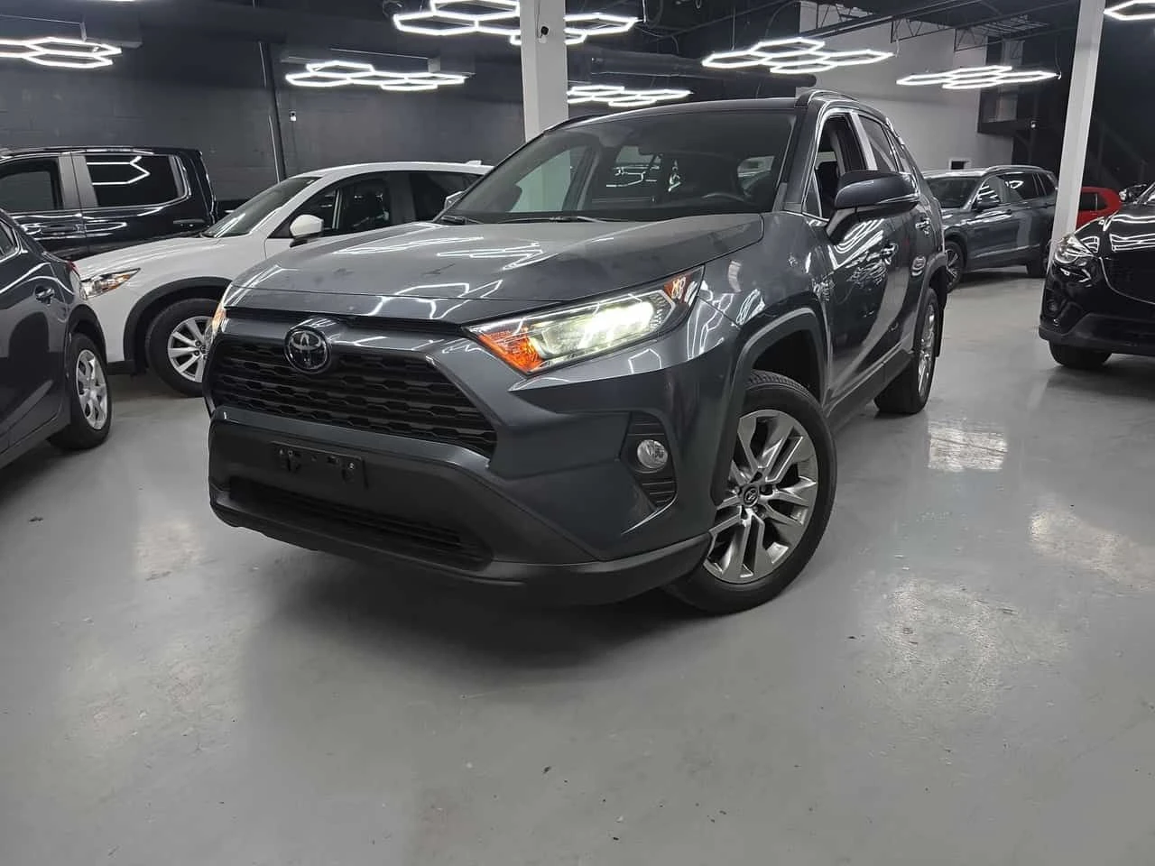 Toyota Rav4 * XLE * АВТОКРЕДИТ * ОТ ПРЕДСТАВИТЕЛСТО
