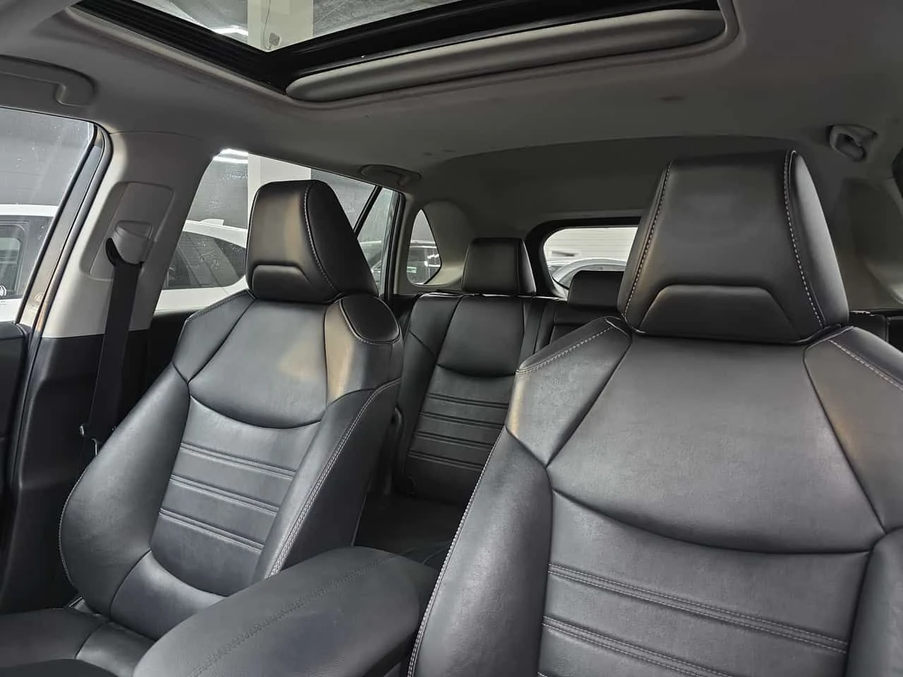 Toyota Rav4 * XLE * АВТОКРЕДИТ * ОТ ПРЕДСТАВИТЕЛСТО, снимка 12 - Автомобили и джипове - 54913701
